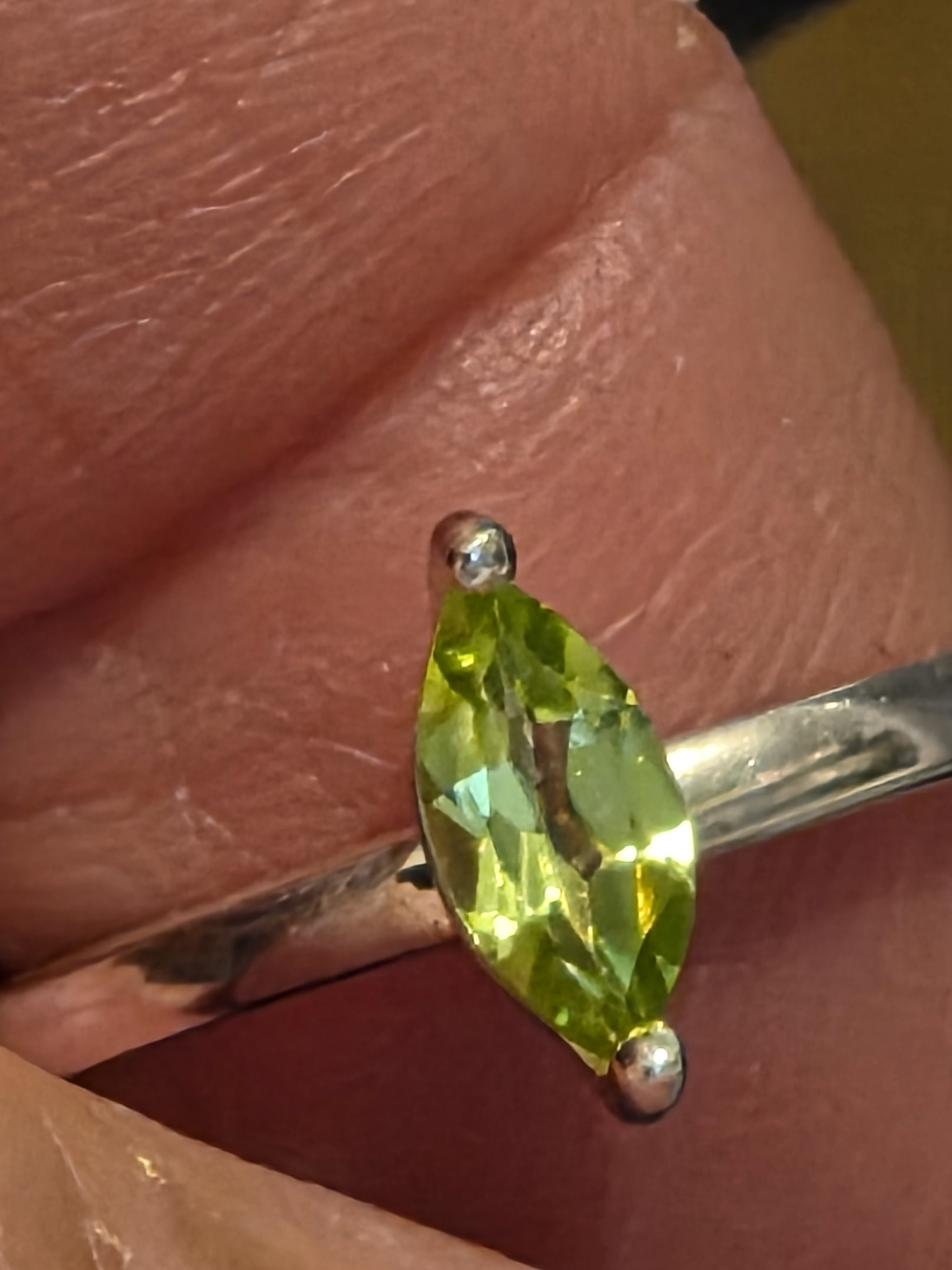 Stunning Sterling Silver Mint Tsavorite Garnet Marquise Ring 0.5 Ct Thailand